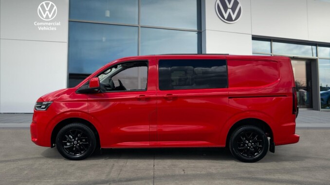 Volkswagen Transporter T32 Swb Diesel 2.0 TDI 170 Commerce Pro Kombi Van Auto [5 Plus] - Image 12